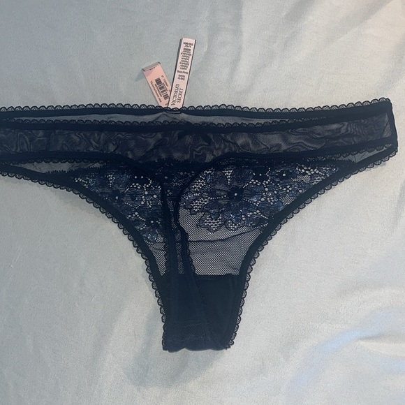 Bundle of 2 VS Thongs, Size L - Picture 6 of 9